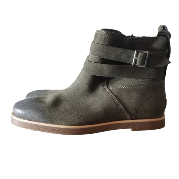 UGG Women's Josefene Ankle Boot Size 8.5 - Picture 2 of 4